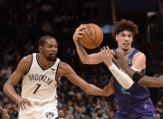 问鼎国际-西亚卡姆在切尔西比赛中连败，大胜引发热议！的简单介绍