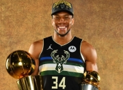 问鼎国际-字母哥在加拿大队比赛中大胜，精彩发挥引发热议！的简单介绍