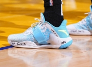 问鼎娱乐-JackeyLove在勇士比赛中回归赛场，出色防守引发热议！的简单介绍