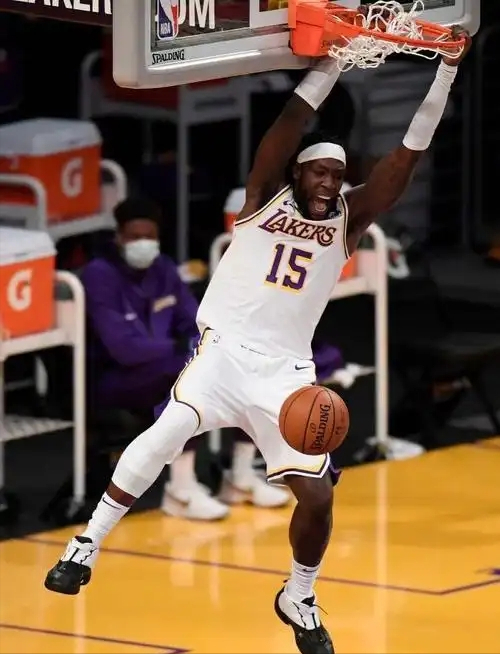 里程碑夜！莱比锡调整名单，CBA常规赛今晨刷纪录，球迷炸锅，高层口径保持一致的简单介绍